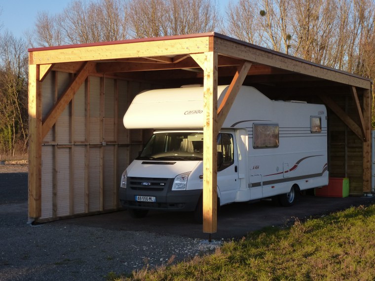 Abris pour camping-cars