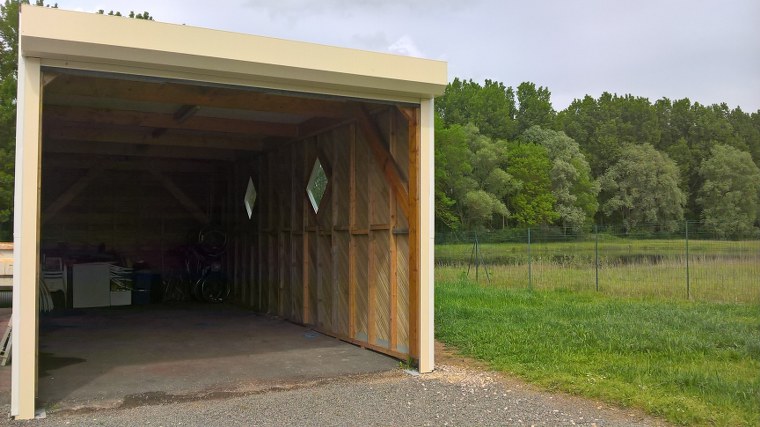 Abris pour camping-cars